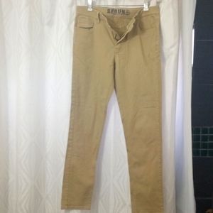 Rerun Supply Company Men's Khaki straight leg tapered at the bottom 30/32